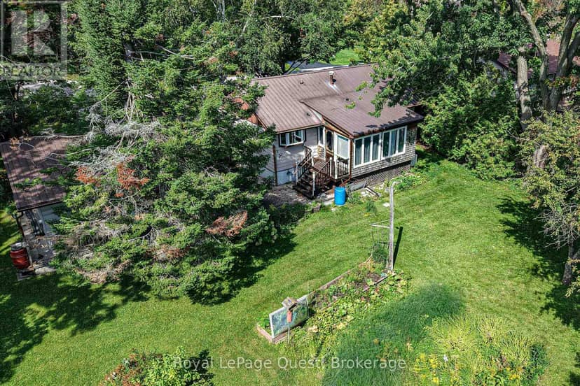 17 Hughes Road E — photo 4 of 23