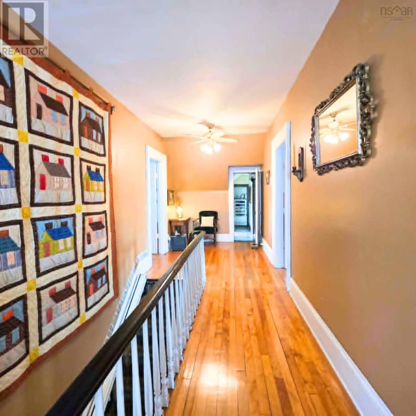 148 Crescent Street — photo 17 of 32