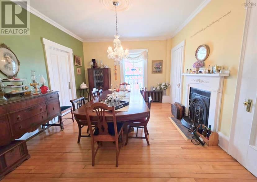 148 Crescent Street — photo 11 of 32