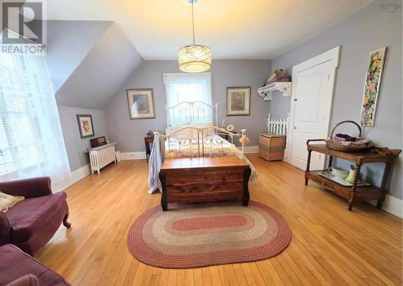 148 Crescent Street — photo 22 of 32