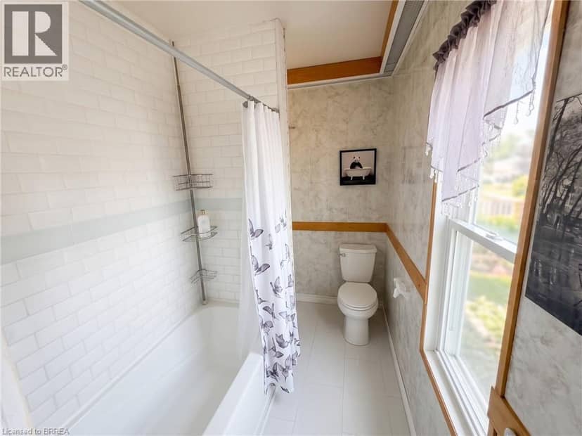 92 MARY Street, Brantford, photo 7