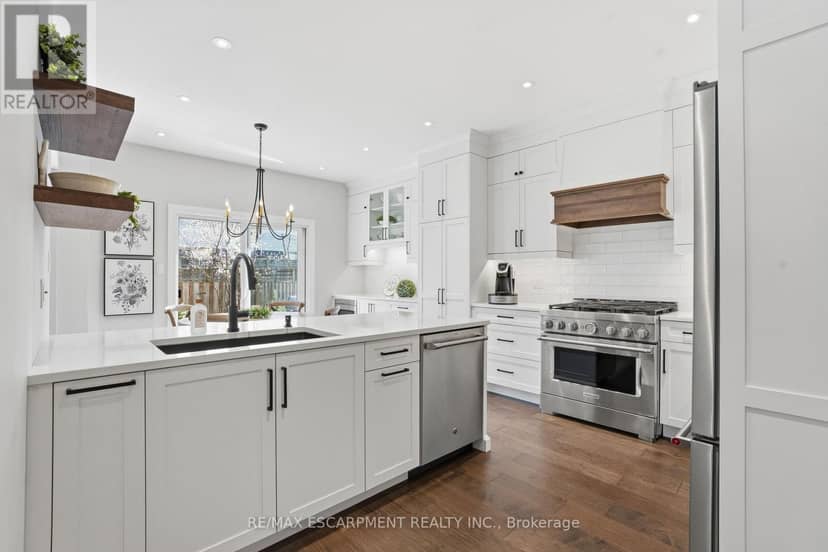 40 - 441 Stonehenge Drive — photo 1 of 38