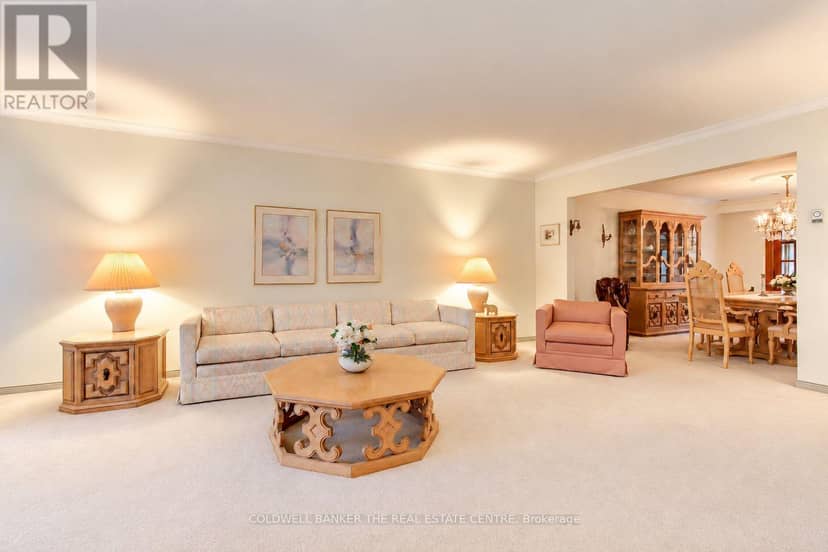 35 Tofino Crescent — photo 13 of 40