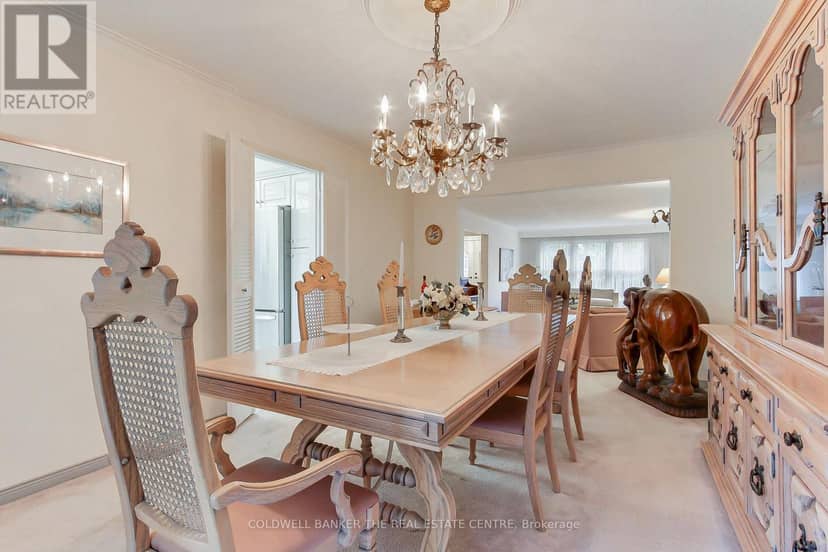 35 Tofino Crescent — photo 16 of 40