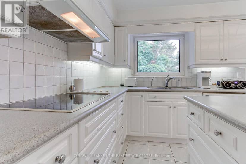 35 Tofino Crescent — photo 20 of 40