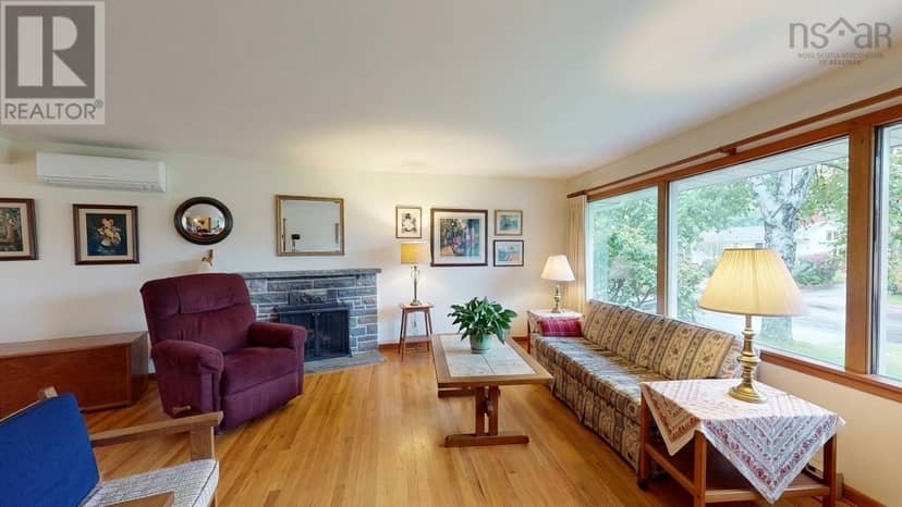 33 Anderson Street — photo 2 of 16