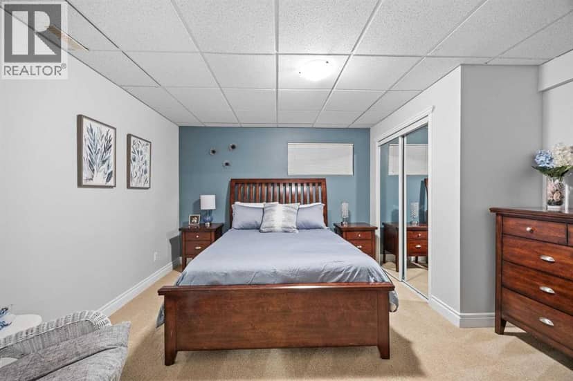 16 Royal oak Heights NW — photo 31 of 40