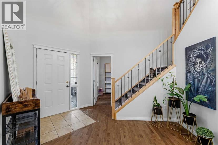 2 Drake Landing Road, Okotoks, photo 2