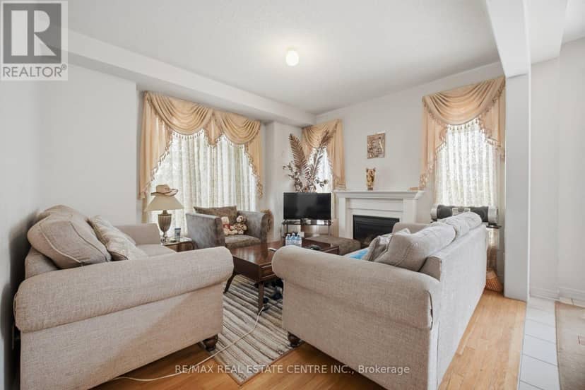 65 Connolly Crescent — photo 18 of 40