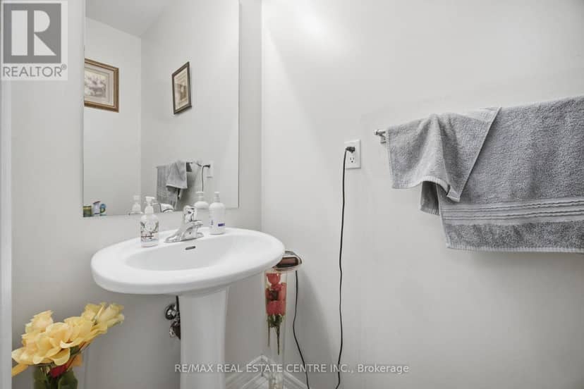 65 Connolly Crescent — photo 21 of 40
