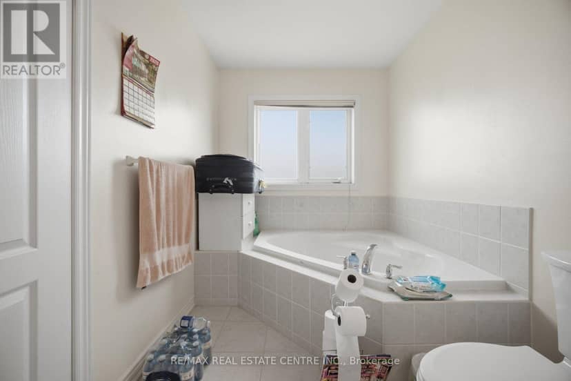 65 Connolly Crescent — photo 28 of 40