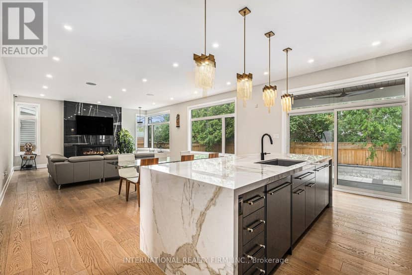 79 Boyce Avenue — photo 12 of 40