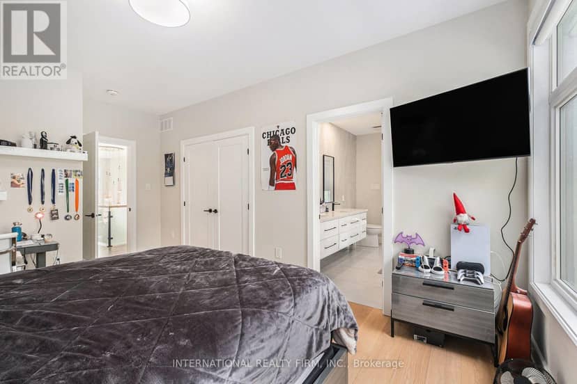 79 Boyce Avenue — photo 24 of 40