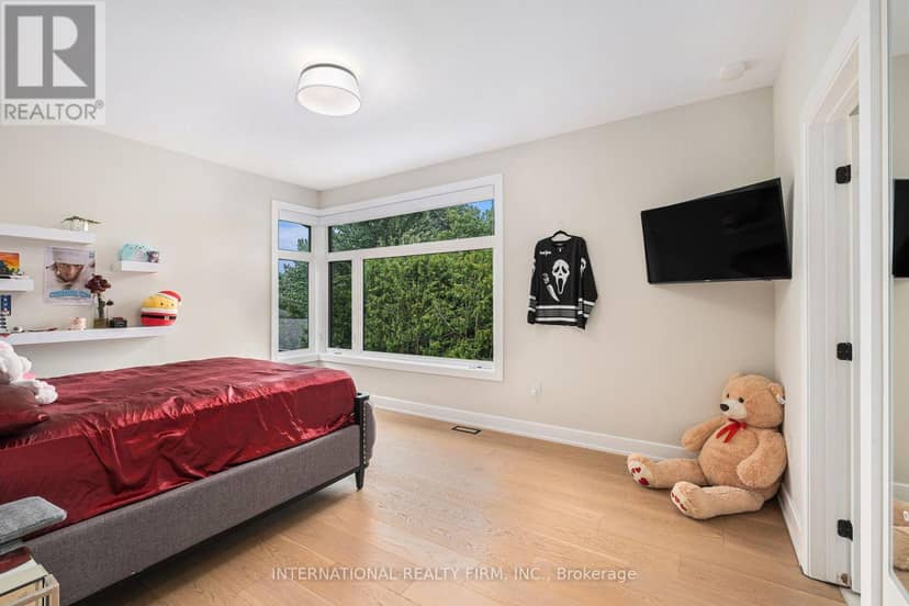 79 Boyce Avenue — photo 25 of 40