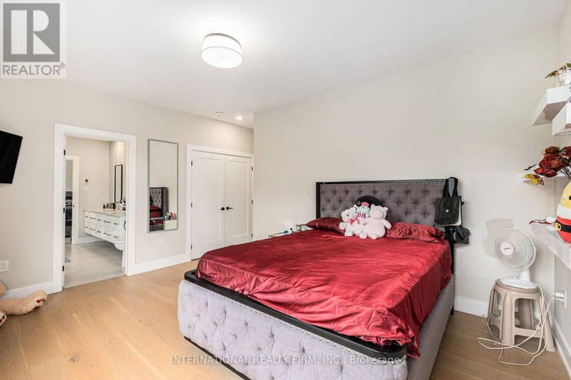 79 Boyce Avenue — photo 26 of 40