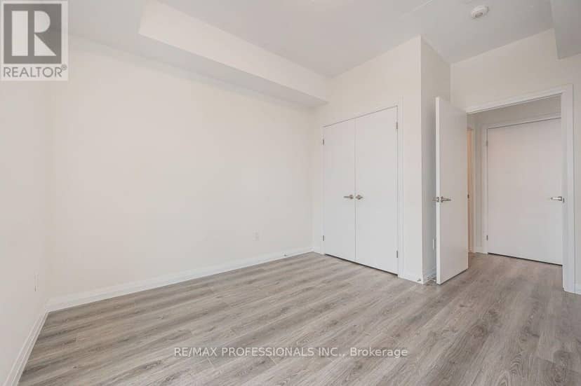2504 - 60 Charles Street W — photo 10 of 20