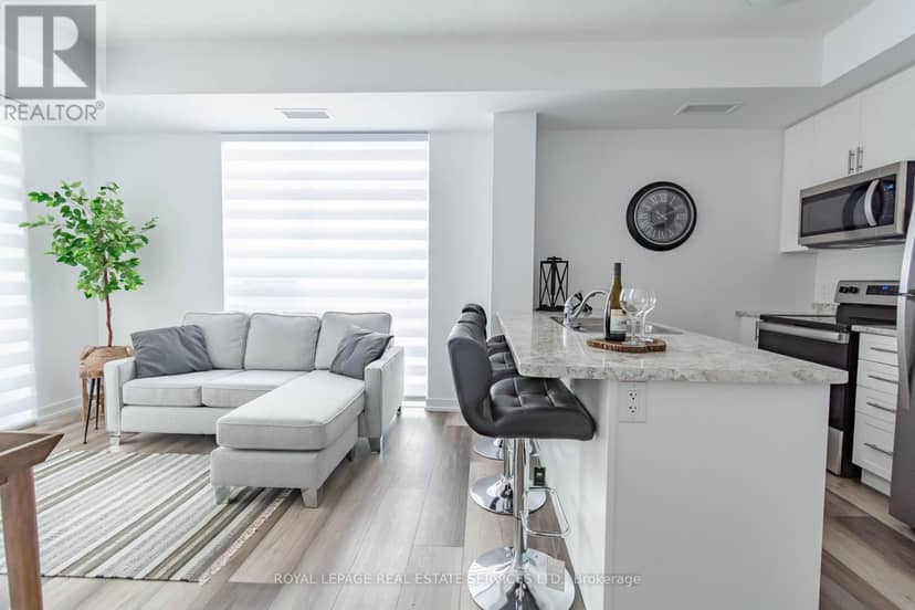 225 - 450 Dundas Street E — photo 13 of 32