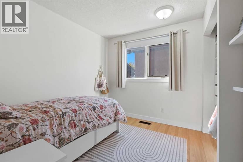 25 Clark Crescent — photo 12 of 31