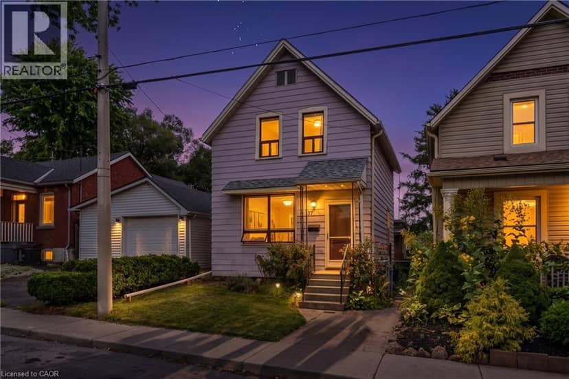 157 MACAULAY Street E — photo 2 of 26