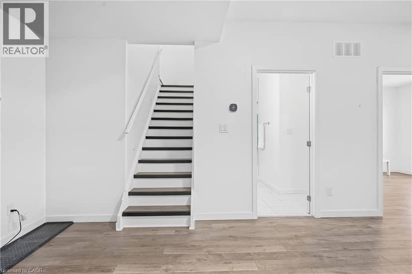383 CHAFFEY Street — photo 8 of 23