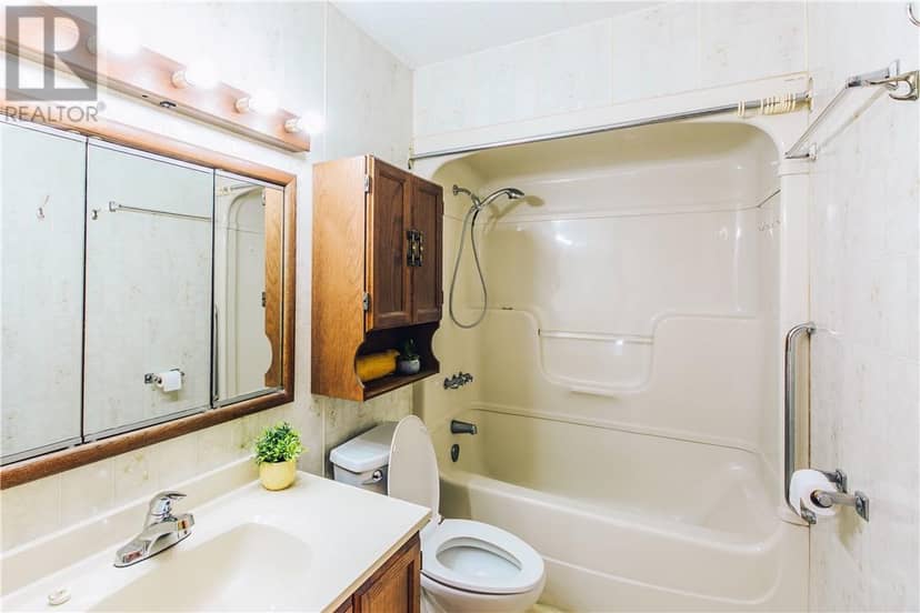 495 Imperial Street — photo 11 of 21