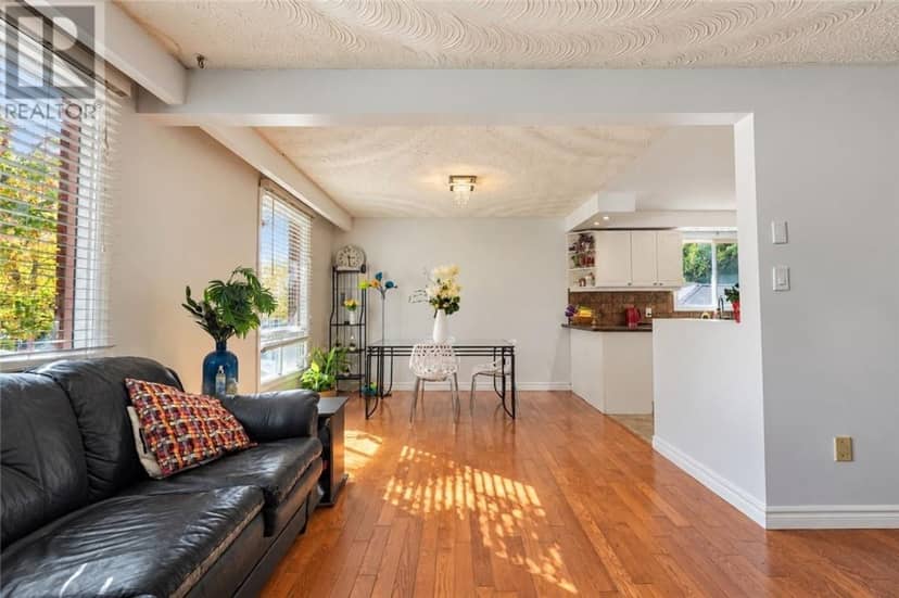226 McNaughton Avenue, North Bay, photo 6