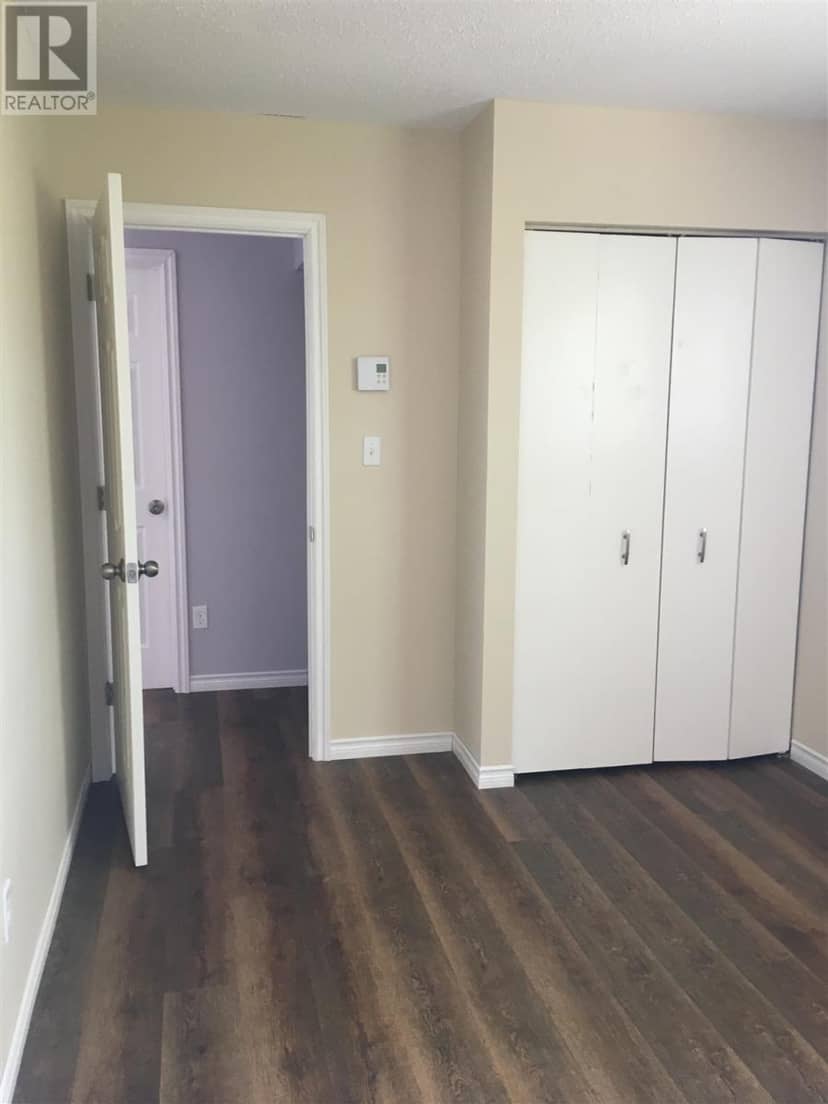 104 Albert ST — photo 10 of 38