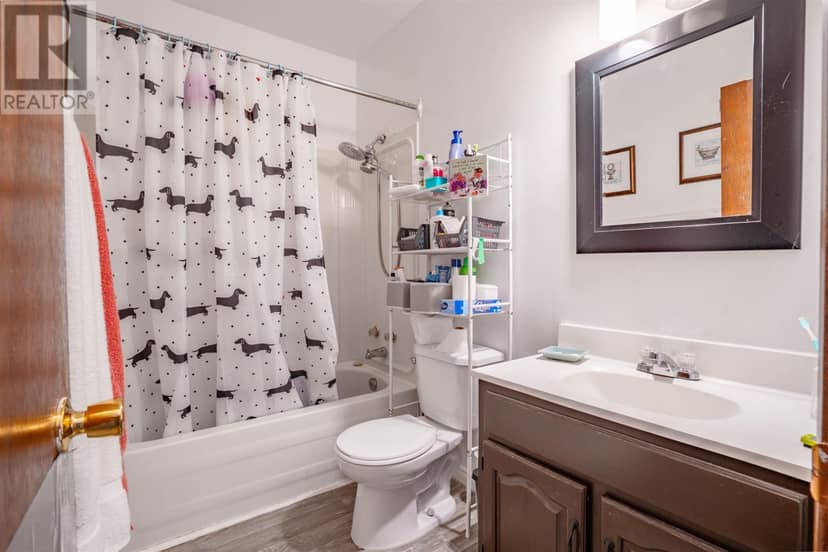 104 Albert ST — photo 13 of 38
