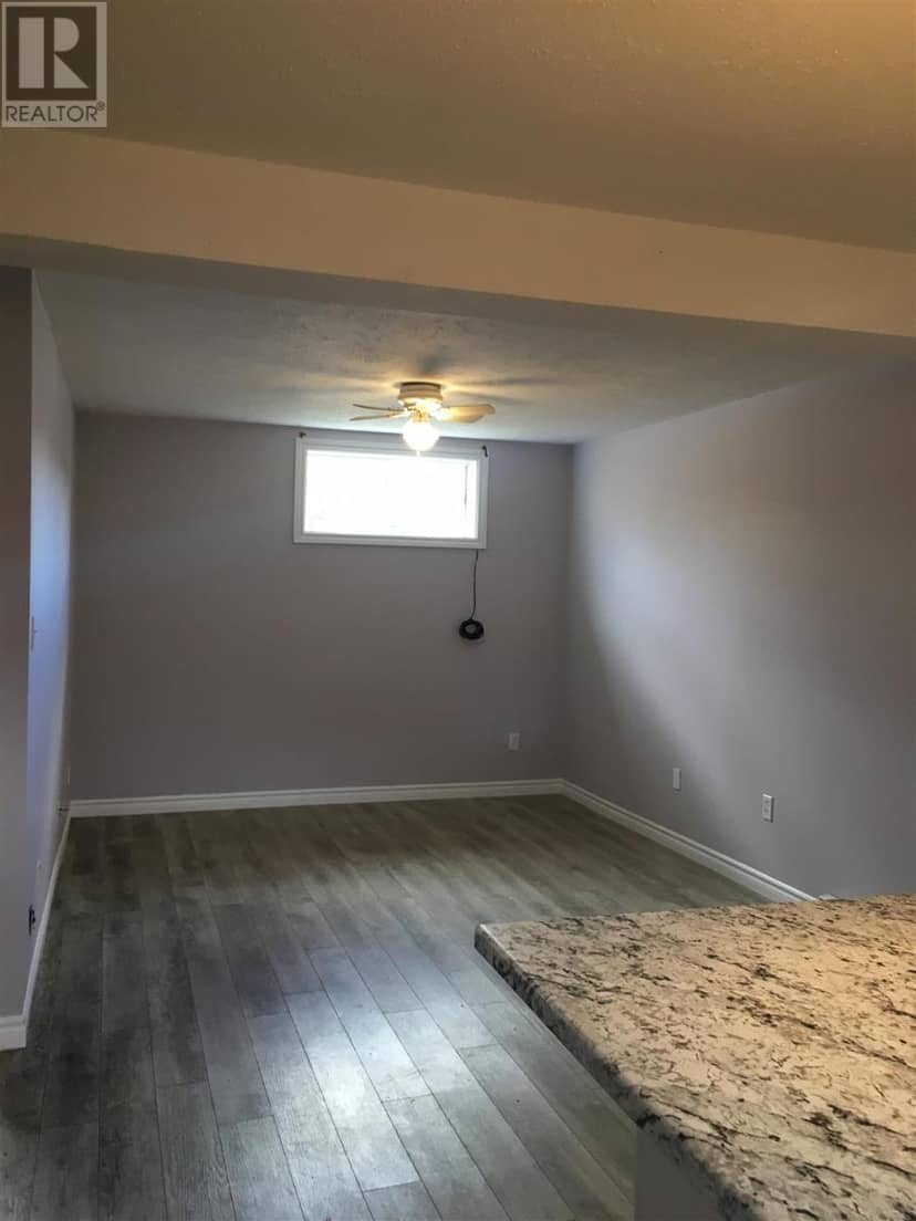 104 Albert ST — photo 25 of 38