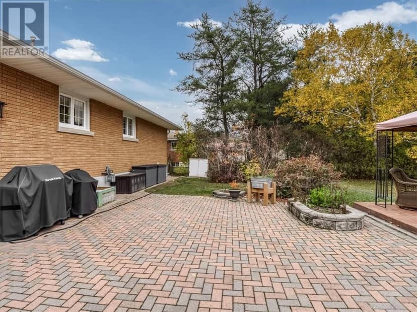 21 Richard Court — photo 9 of 40