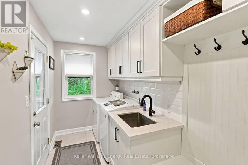 950 Swiss Heights — photo 20 of 40