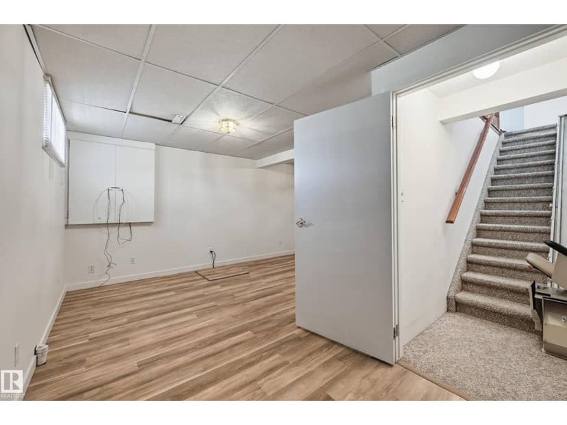 #19 10 Grange Dr — photo 34 of 40