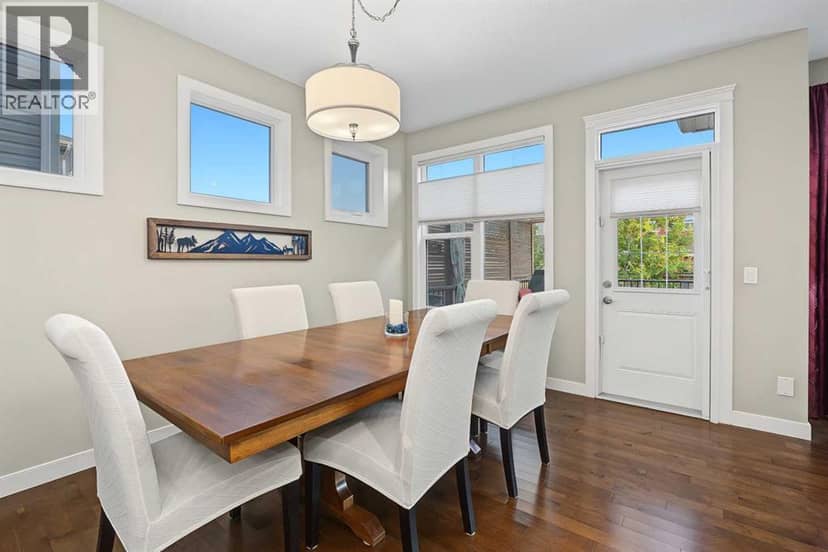 371 Evanspark Gardens NW — photo 9 of 40