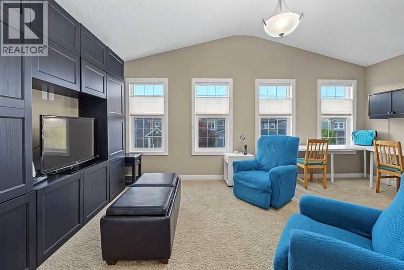 371 Evanspark Gardens NW — photo 19 of 40