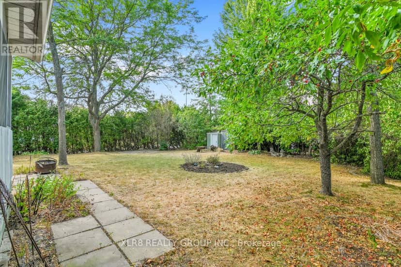 12 John Sidney Crescent — photo 31 of 33