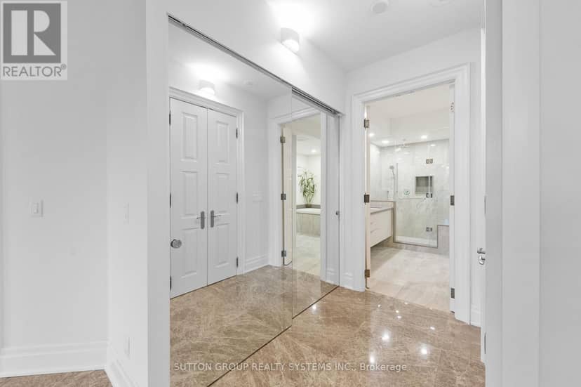 102 - 2095 Lake Shore Boulevard W — photo 11 of 30