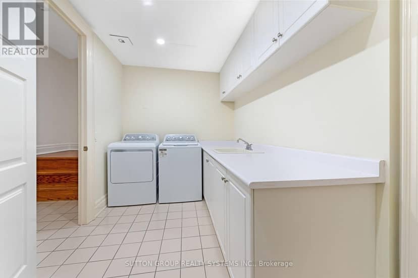 102 - 2095 Lake Shore Boulevard W — photo 27 of 30
