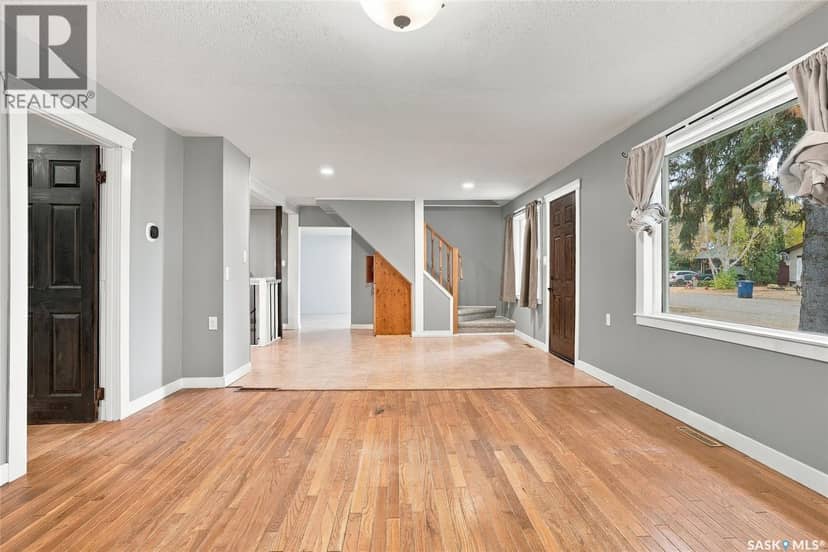 401 2nd STREET E — photo 13 of 40