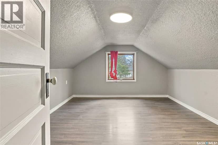 401 2nd STREET E — photo 23 of 40