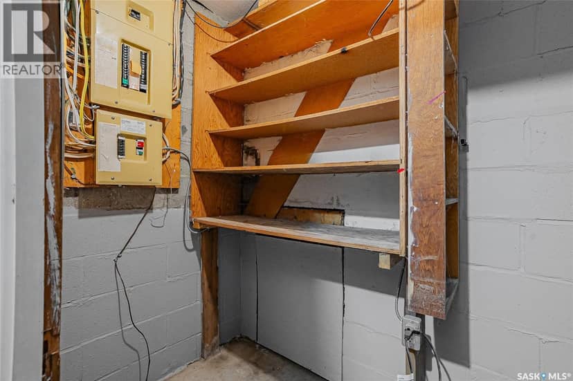 401 2nd STREET E — photo 32 of 40