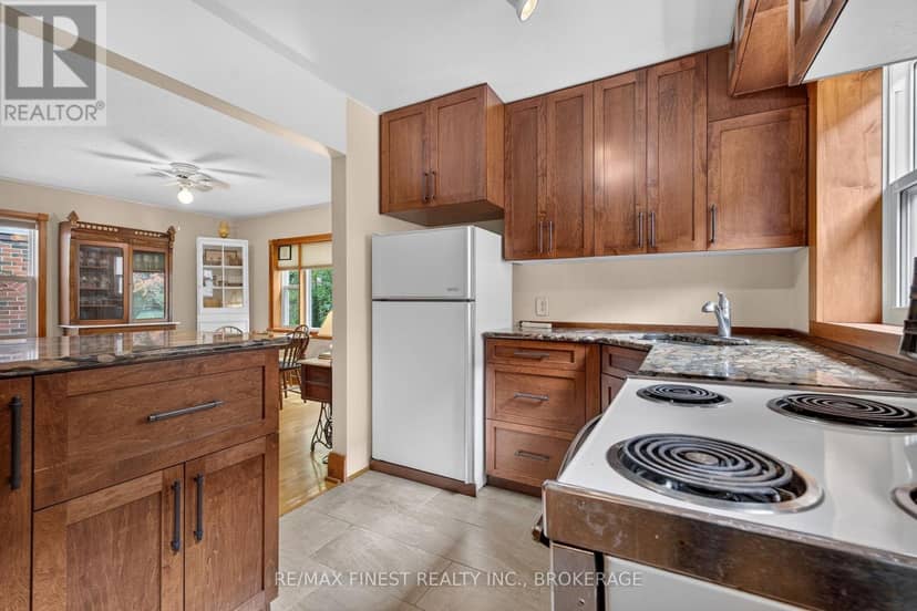 218 Helen Street — photo 12 of 40