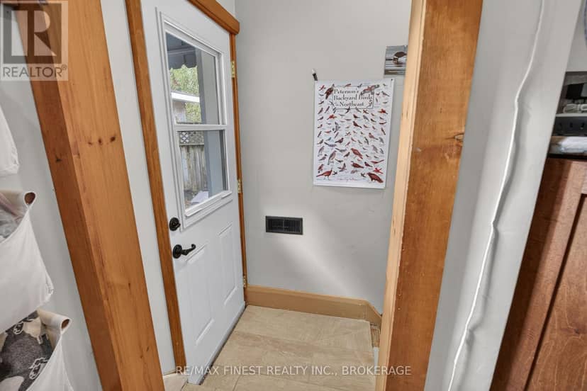 218 Helen Street — photo 22 of 40