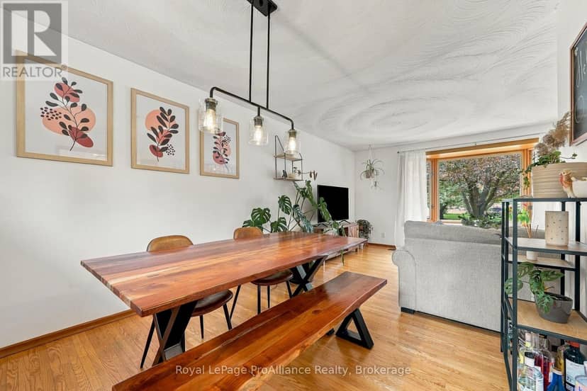 12 Thorncliffe Drive — photo 11 of 40