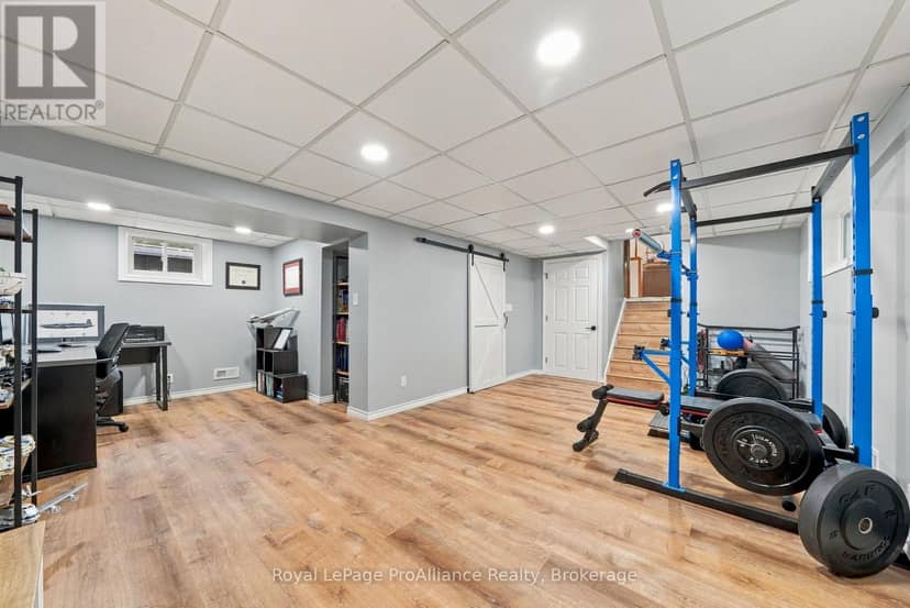 12 Thorncliffe Drive — photo 28 of 40