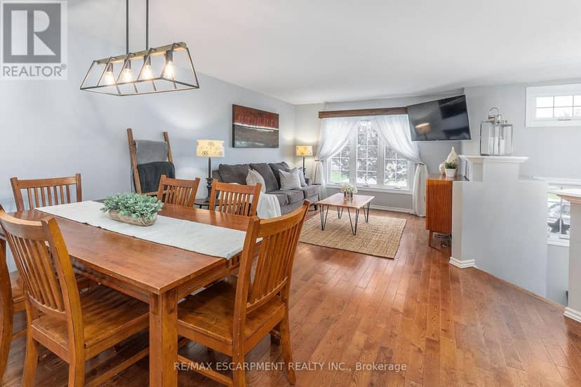 6 Stuart Street — photo 10 of 34