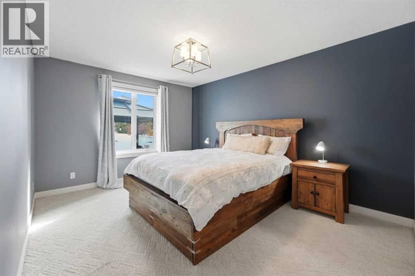 123 Robinson Crescent — photo 10 of 33