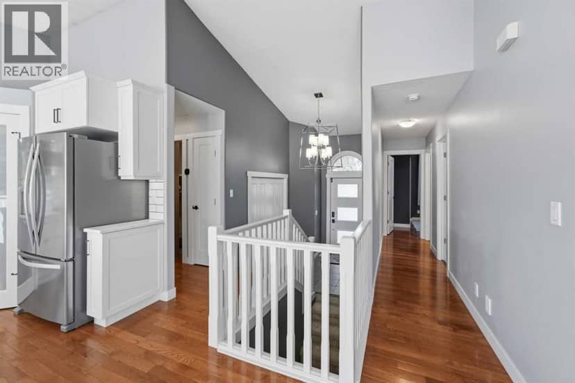 123 Robinson Crescent — photo 9 of 33