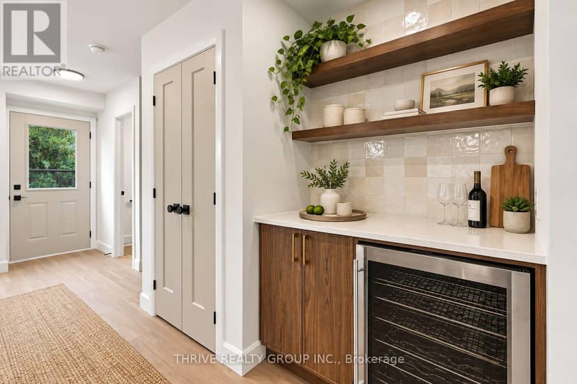 16 - 135 Belmont Drive, London South, photo 4