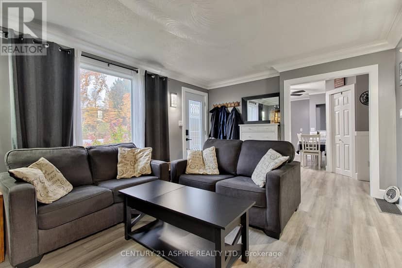 106 Forest Lea Road, Laurentian Valley, photo 6
