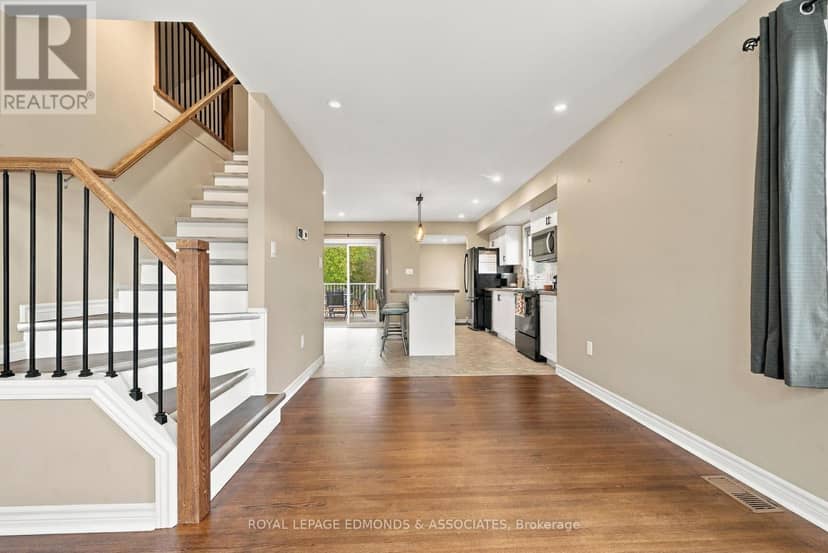A - 465A Francis Street — photo 17 of 40
